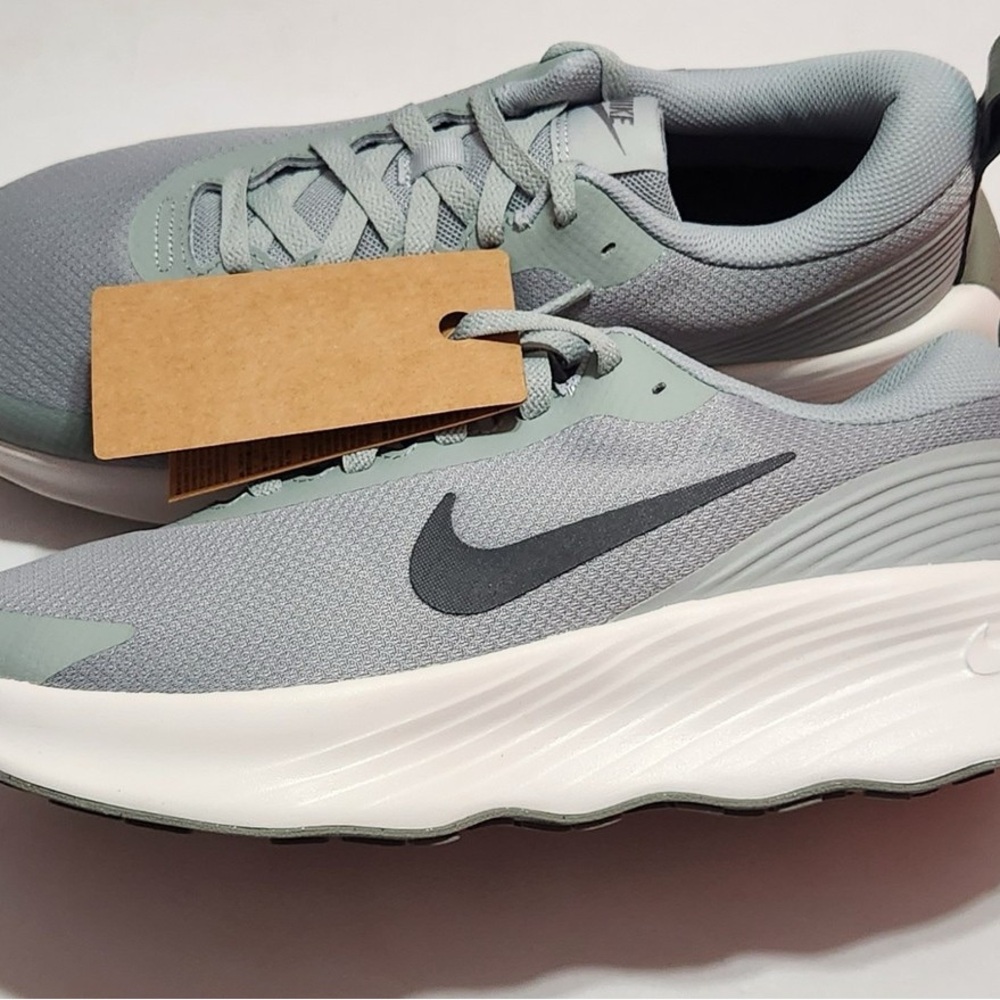 Mens SIZE 14 Nike Light Gray Athletic Sneakers